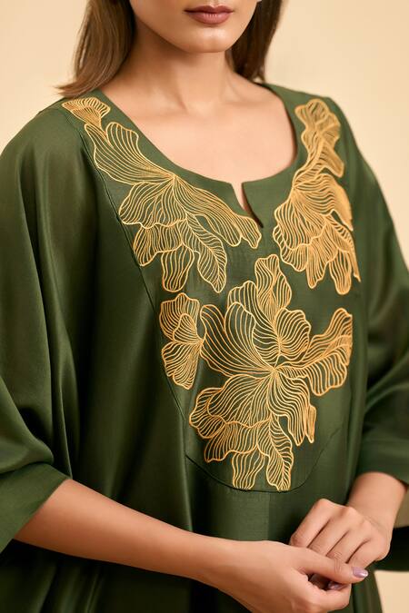Buy_Origani_Green Chanderi Silk, Cotton Embroidery Round Neck Flora Kurta Pant Set 
