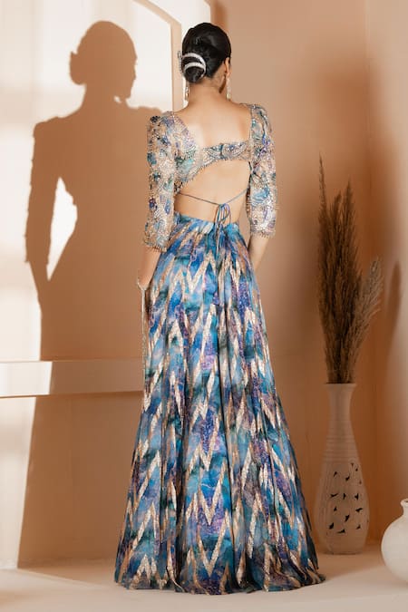 Akanksha Mago Scallop Geometric Embroidered Anarkali 