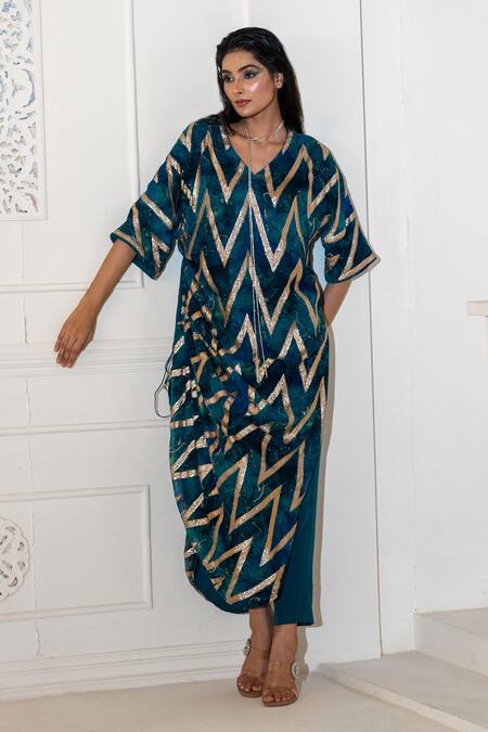 Shop_Akanksha Mago_Blue Georgette Embroidery, Zari V-neck Chevron Kurta With Pant _Online_at_Aza_Fashions