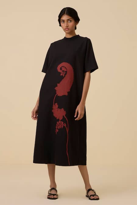 Buy_The Summer House_Black Wool, Cotton Embroidery Round Neck Ehan Paisley Midi Dress_Online_at_Aza_Fashions