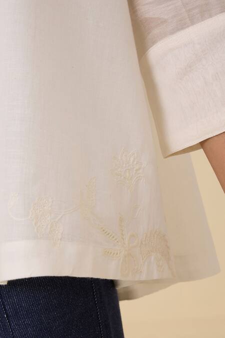 Shop_The Summer House_White Handloom Cotton, Chanderi Embroidery Bandeau Raha Floral Placement Top _Online_at_Aza_Fashions