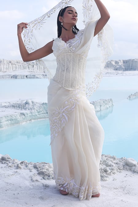 PIRI INDIA Athena 3D Floral Embroidered Saree With Blouse 