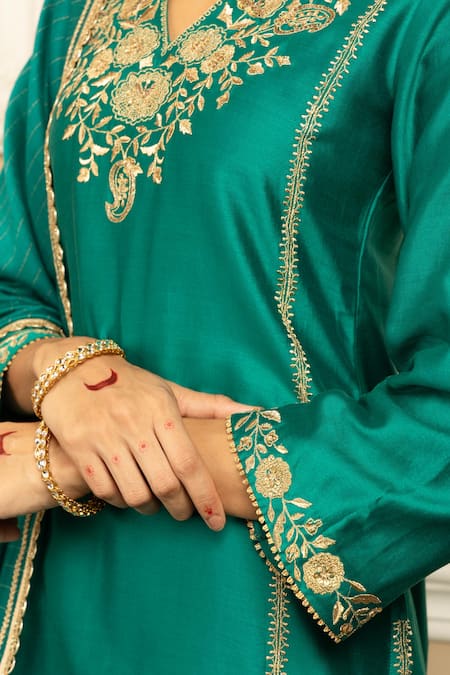 Buy_Dohr India_Green , Cotton, Organza Embroidery, Gota Patti, Floral Kurta Pant Set _Online_at_Aza_Fashions