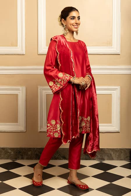 Buy Dohr India Red Silk Organza, Velvet, Silk, Chanderi Zari Floral Placement Kurta Pant Set Online at Aza Fashions Buy_Dohr India_Red Silk Organza, Velvet, Silk, Chanderi Zari Floral Placement Kurta Pant Set _Online_at_Aza_Fashions