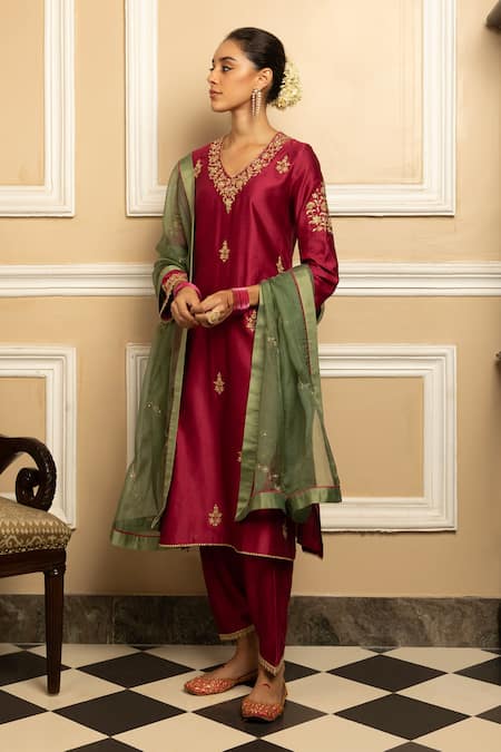 Dohr India_Wine Silk, Chanderi, Organza Sequins, Zari, Naaz Floral Butti Kurta Pant Set _Online_at_Aza_Fashions