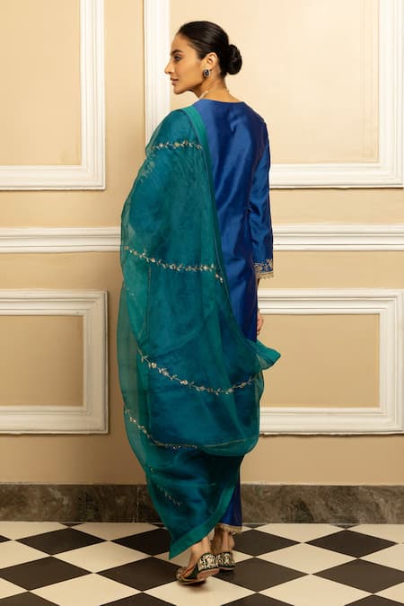 Dohr India Naaz Flower Butti Embroidered Kurta Pant Set 