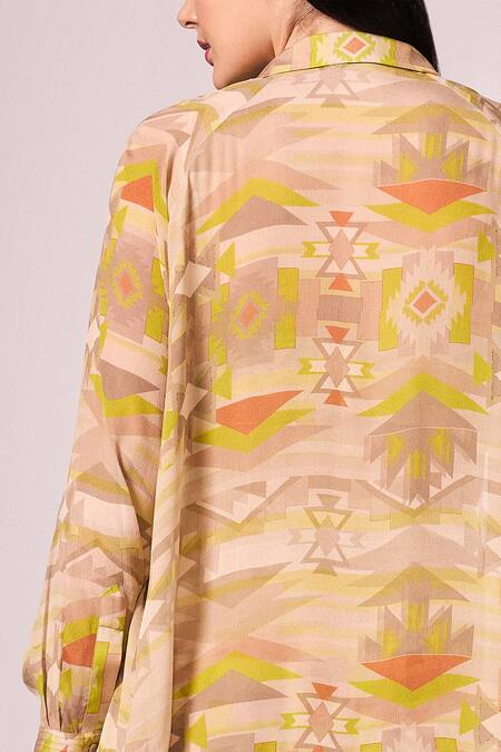 Koswi Green Viscose Collared Geometric Print Shirt And Pant Set at Aza Fashions Koswi_Green Viscose Collared Geometric Print Shirt And Pant Set _at_Aza_Fashions