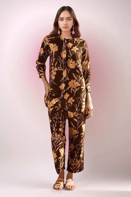 Samyukta Singhania Floral Pattern Kurta & Pant Set 