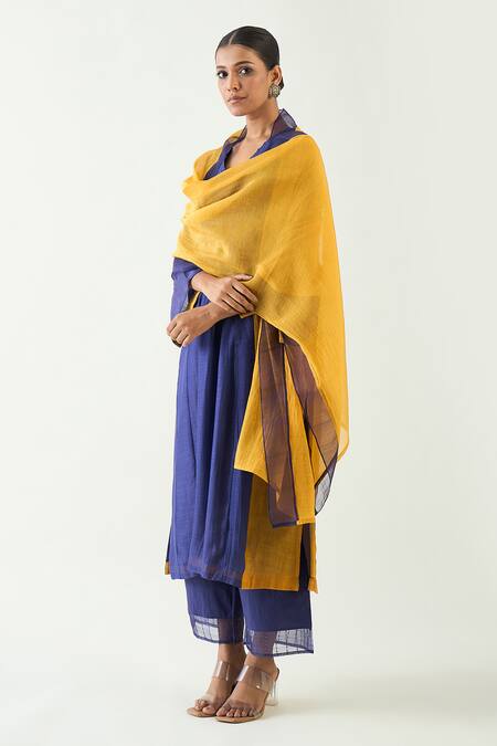 Shivani Bhargava Blue Cotton Beads V-neck Urvi Pintuck Detailed Kurta Pant Set at Aza Fashions Shivani Bhargava_Blue Cotton Beads V-neck Urvi Pintuck Detailed Kurta Pant Set _at_Aza_Fashions