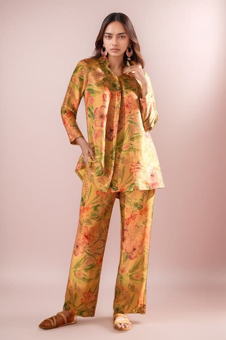 Samyukta Singhania Peach Tissue Collared Floral Pattern Kurta And Straight Pant Set 