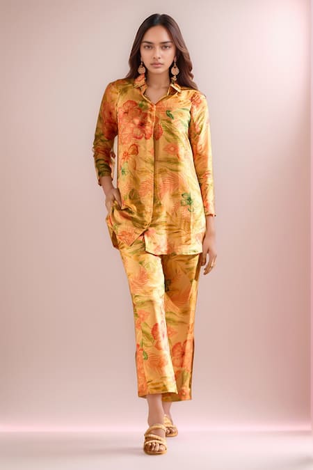 Samyukta Singhania Floral Pattern Kurta & Pant Set 