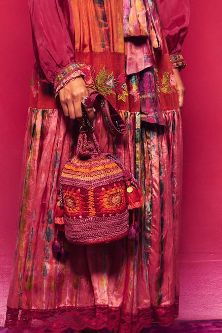 Capisvirleo Poso Flora Crochet Potli Bag 