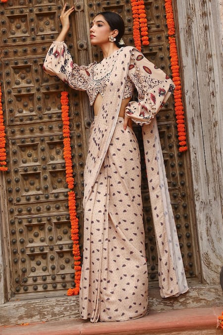 Buy Gazab by Miku Kumar Ivory Georgette Embroidery Round Neck Aurea Printed Pre-draped Saree With Blouse Online at Aza Fashions Buy_Gazab by Miku Kumar_Ivory Georgette Embroidery Round Neck Aurea Printed Pre-draped Saree With Blouse _Online_at_Aza_Fashions