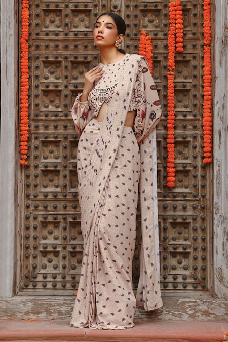 Gazab by Miku Kumar Ivory Georgette Embroidery Round Neck Aurea Printed Pre-draped Saree With Blouse at Aza Fashions Gazab by Miku Kumar_Ivory Georgette Embroidery Round Neck Aurea Printed Pre-draped Saree With Blouse _at_Aza_Fashions