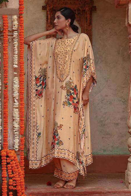 Gazab by Miku Kumar Ivory Muslin Embroidery Round Neck Janya Printed Kaftan With Pant at Aza Fashions Gazab by Miku Kumar_Ivory Muslin Embroidery Round Neck Janya Printed Kaftan With Pant _at_Aza_Fashions