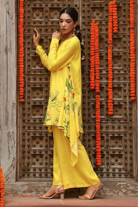 Buy Gazab by Miku Kumar Yellow Muslin Embroidery Round Neck Aria Asymmetric Kurta With Palazzo Online at Aza Fashions Buy_Gazab by Miku Kumar_Yellow Muslin Embroidery Round Neck Aria Asymmetric Kurta With Palazzo _Online_at_Aza_Fashions
