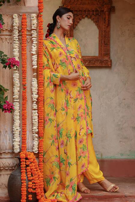 Gazab by Miku Kumar Yellow Organza, Muslin Bandeau Neck Ati Floral Printed Kurta Set Online at Aza Fashions Gazab by Miku Kumar_Yellow Organza, Muslin Bandeau Neck Ati Floral Printed Kurta Set _Online_at_Aza_Fashions