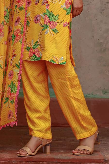 Buy Gazab by Miku Kumar Yellow Organza, Muslin Bandeau Neck Ati Floral Printed Kurta Set Online at Aza Fashions Buy_Gazab by Miku Kumar_Yellow Organza, Muslin Bandeau Neck Ati Floral Printed Kurta Set _Online_at_Aza_Fashions