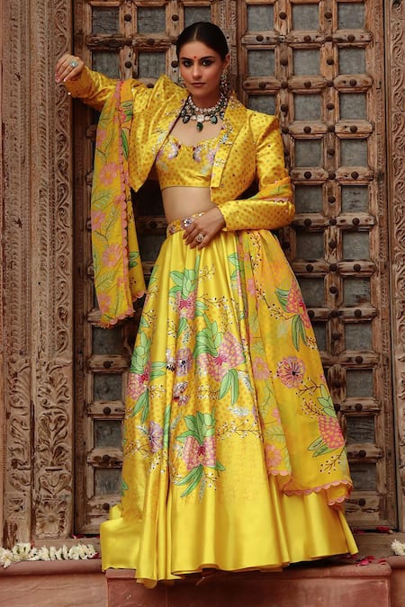 Gazab by Miku Kumar Yellow Silk, Organza Embroidery Sweetheart Roma Printed Lehenga Set With Jacket Online at Aza Fashions Gazab by Miku Kumar_Yellow Silk, Organza Embroidery Sweetheart Roma Printed Lehenga Set With Jacket _Online_at_Aza_Fashions