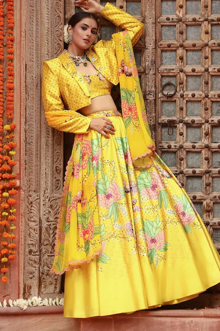 Buy Gazab by Miku Kumar Yellow Silk, Organza Embroidery Sweetheart Roma Printed Lehenga Set With Jacket Buy_Gazab by Miku Kumar_Yellow Silk, Organza Embroidery Sweetheart Roma Printed Lehenga Set With Jacket