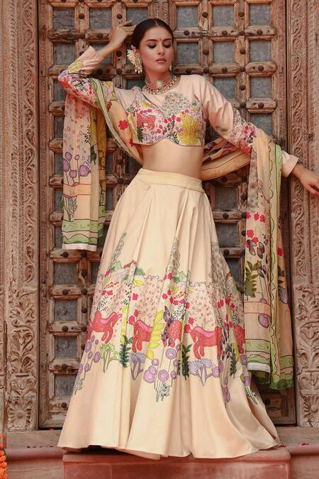 Shop Gazab by Miku Kumar Yellow Silk, Organza Embroidery Round Shanvi Abstract Print Lehenga Blouse Set Online at Aza Fashions Shop_Gazab by Miku Kumar_Yellow Silk, Organza Embroidery Round Shanvi Abstract Print Lehenga Blouse Set _Online_at_Aza_Fashions