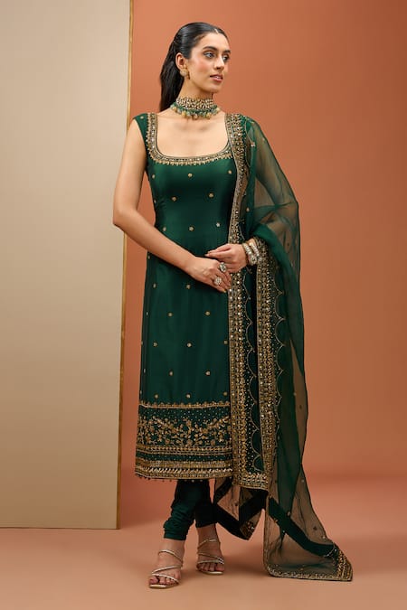 Esha Koul Green Chanderi Embroidered Sequin Square And Thread Kurta Set 