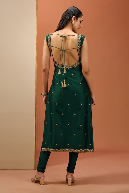 Esha Koul Sequin & Thread Embroidered Kurta Set 