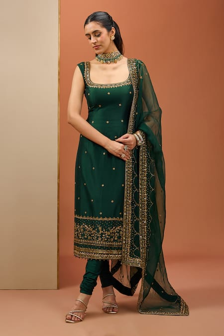 Esha Koul_Green Organza, Chanderi, Lycra Embroidery, Sequins Square And Thread Kurta Set _Online_at_Aza_Fashions