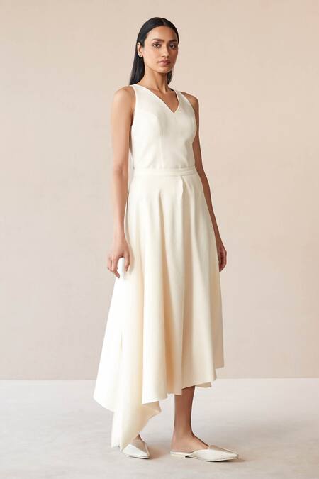 Ampm Ivory Wool Embroidery V-neck Marwa Paan Motif Jacket And Skirt Set at Aza Fashions Ampm_Ivory Wool Embroidery V-neck Marwa Paan Motif Jacket And Skirt Set _at_Aza_Fashions