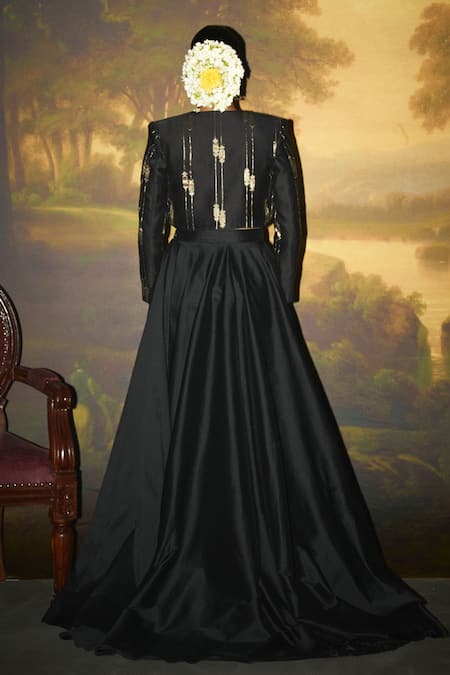 Zwaan Madri Solid Bustier & Tapered Draped Skirt Set 