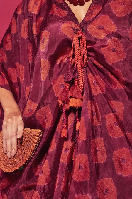 Buy_Capisvirleo_Fuchsia Silk Tassels V-neck Shibori Coco Kaftan And Pant Set 