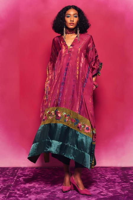 Capisvirleo Nyra Floral Embroidered Kaftan With Pant 