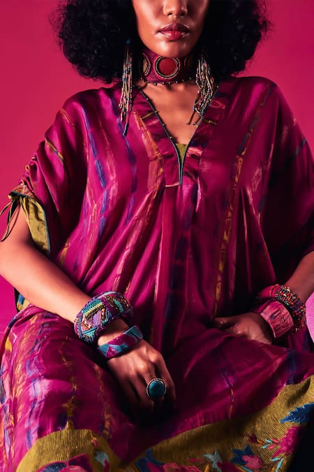 Buy Capisvirleo Fuchsia Silk Applique V-neck Nyra Floral Embroidered Kaftan With Pant Online at Aza Fashions Buy_Capisvirleo_Fuchsia Silk Applique V-neck Nyra Floral Embroidered Kaftan With Pant _Online_at_Aza_Fashions