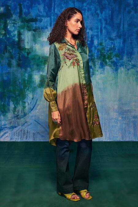 Capisvirleo Multi Color Silk Embroidery, Applique Collared Rasika Ombre Long Shirt Online at Aza Fashions Capisvirleo_Multi Color Silk Embroidery, Applique Collared Rasika Ombre Long Shirt _Online_at_Aza_Fashions