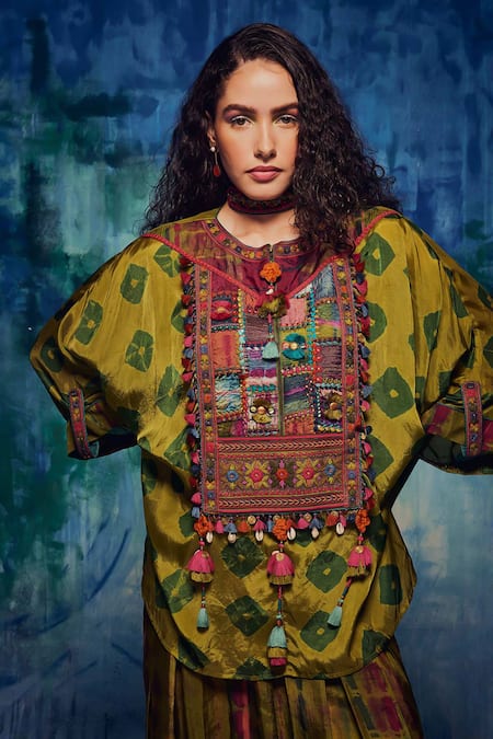 CAPISVIRLEO Green Silk Tassels, Applique Round Neck Ruhi Shibori Kurta With Dhoti Pant at Aza Fashions CAPISVIRLEO_Green Silk Tassels, Applique Round Neck Ruhi Shibori Kurta With Dhoti Pant _at_Aza_Fashions