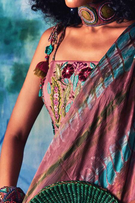 Capisvirleo Multi Color Silk Tassels Aahana Tie-dye Saree Online at Aza Fashions Capisvirleo_Multi Color Silk Tassels Aahana Tie-dye Saree _Online_at_Aza_Fashions