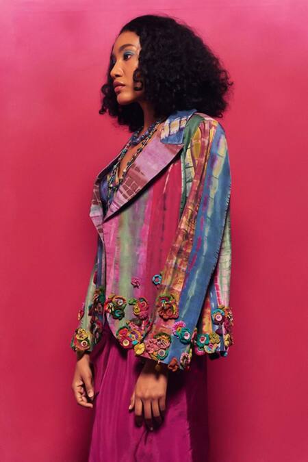 Buy Capisvirleo Multi Color Silk Embroidery Collared Samaya Patchwork Panel Jacket Online at Aza Fashions Buy_Capisvirleo_Multi Color Silk Embroidery Collared Samaya Patchwork Panel Jacket _Online_at_Aza_Fashions