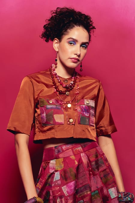 Buy_CAPISVIRLEO_Multi Color Silk Patchwork Collared Althea Detailed Skirt With Cropped Shirt 