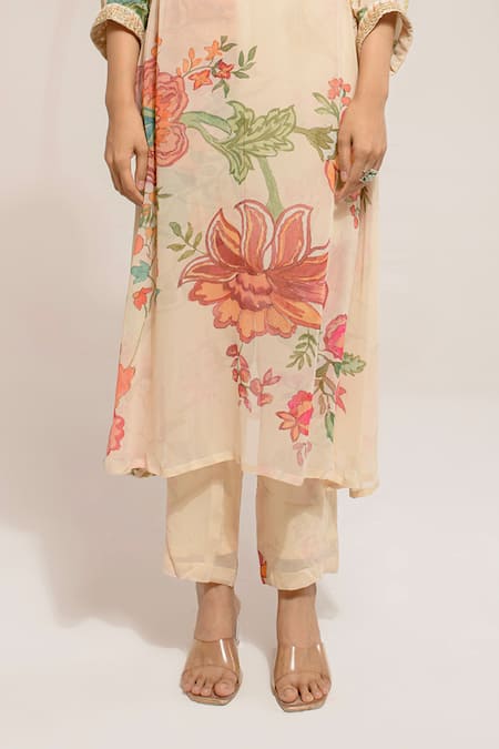 Preeti Mehta_Cream Viscose Mirrors, Embroidery V-neck Floral Print Kurta With Pant _at_Aza_Fashions