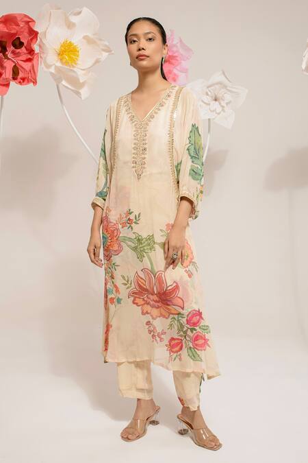 Buy_Preeti Mehta_Cream Viscose Mirrors, Embroidery V-neck Floral Print Kurta With Pant 