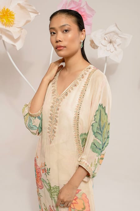 Shop_Preeti Mehta_Cream Viscose Mirrors, Embroidery V-neck Floral Print Kurta With Pant 