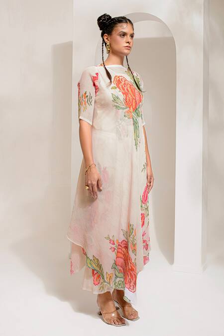 Preeti Mehta Ivory Georgette, Polyester Pearls, Embroidery Boat Neck Kurta With Pant at Aza Fashions Preeti Mehta_Ivory Georgette, Polyester Pearls, Embroidery Boat Neck Kurta With Pant _at_Aza_Fashions
