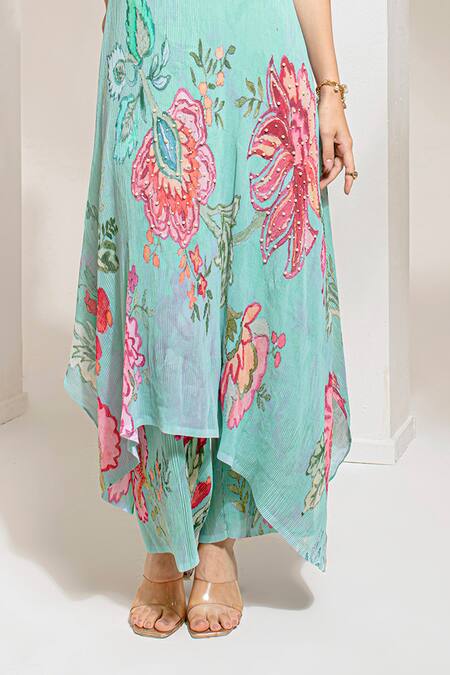 Preeti Mehta Green Georgette, Polyester Embroidery, Pearls Boat Neck Work Kurta With Pant Online at Aza Fashions Preeti Mehta_Green Georgette, Polyester Embroidery, Pearls Boat Neck Work Kurta With Pant _Online_at_Aza_Fashions