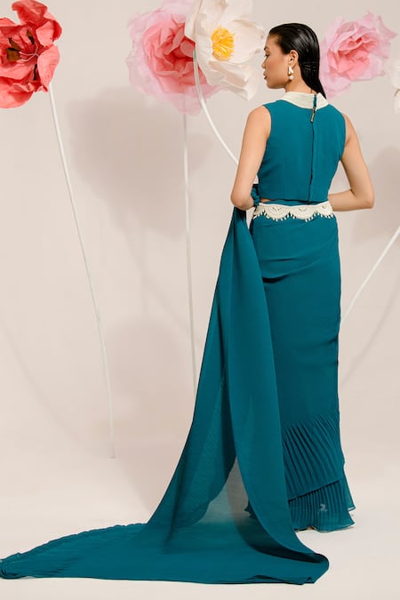 Shop Preeti Mehta Green Georgette, Polyester Beads, Pearls, Accordion Pleated Saree With Blouse at Aza Fashions Shop_Preeti Mehta_Green Georgette, Polyester Beads, Pearls, Accordion Pleated Saree With Blouse _at_Aza_Fashions