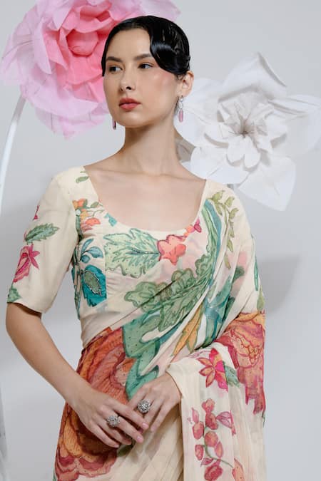 Preeti Mehta_Cream Viscose Stones, Embroidery Scoop Neck Floral Print Saree With Blouse _Online_at_Aza_Fashions