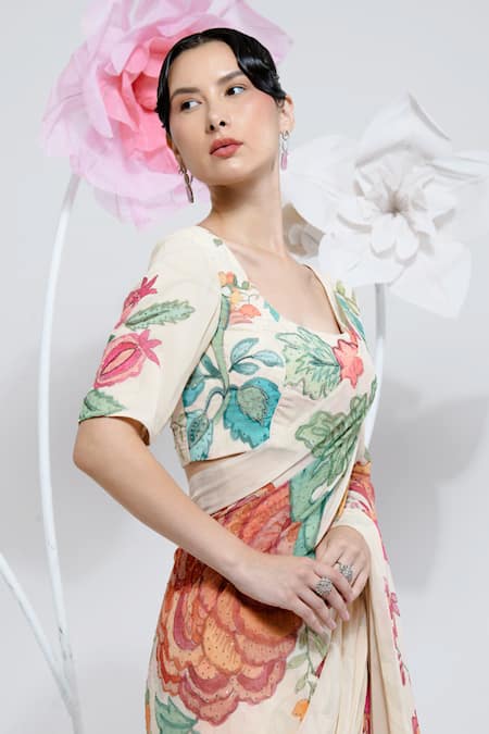 Preeti Mehta_Cream Viscose Stones, Embroidery Scoop Neck Floral Print Saree With Blouse _at_Aza_Fashions