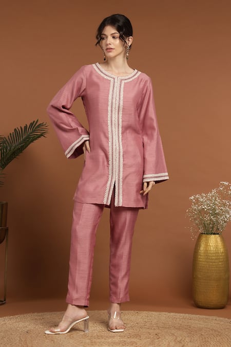 RIRASA Embroidered Kurta & Pant Set 