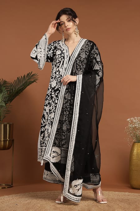 RIRASA Thread & Pearl Embroidered Kurta Pant Set 