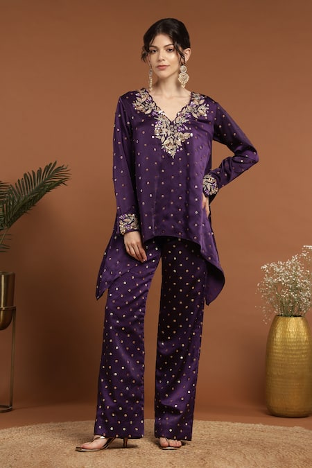 RIRASA Gullista Embroidered C Cut Kurta With Pant 