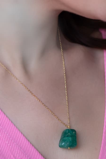 Do Taara Green Stone Embellished Pendant Chain Necklace 